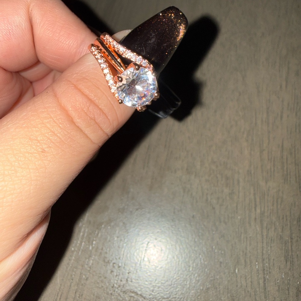 Elegant Rose Gold Ring with Clear Stone